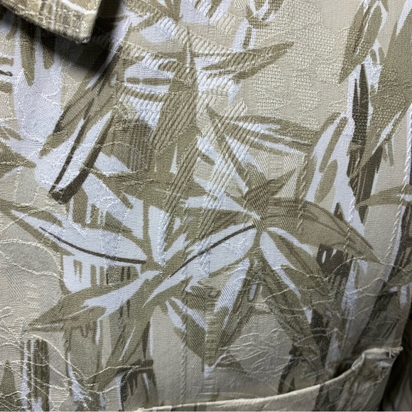 Solitude Men's Shirt Sz XL Tan Tropical Casual Button Embroider Short Sleeve Top - Picture 4 of 13